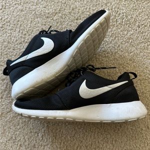 nike roshe one (black)